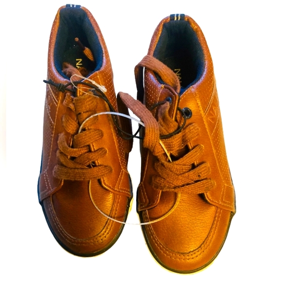 Kids Nautica Shoes - Picture 2 of 3